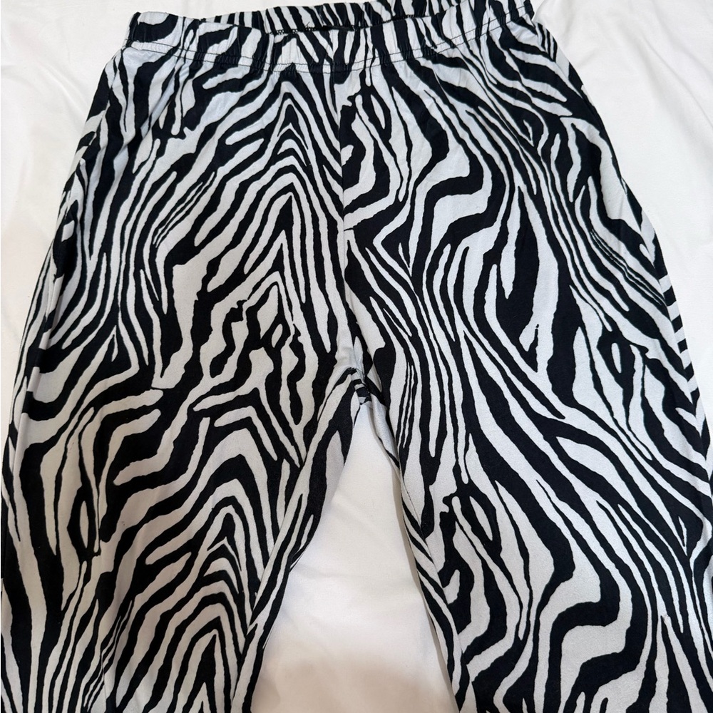 SHEIN Black and White Zebra Print Leggings (M)